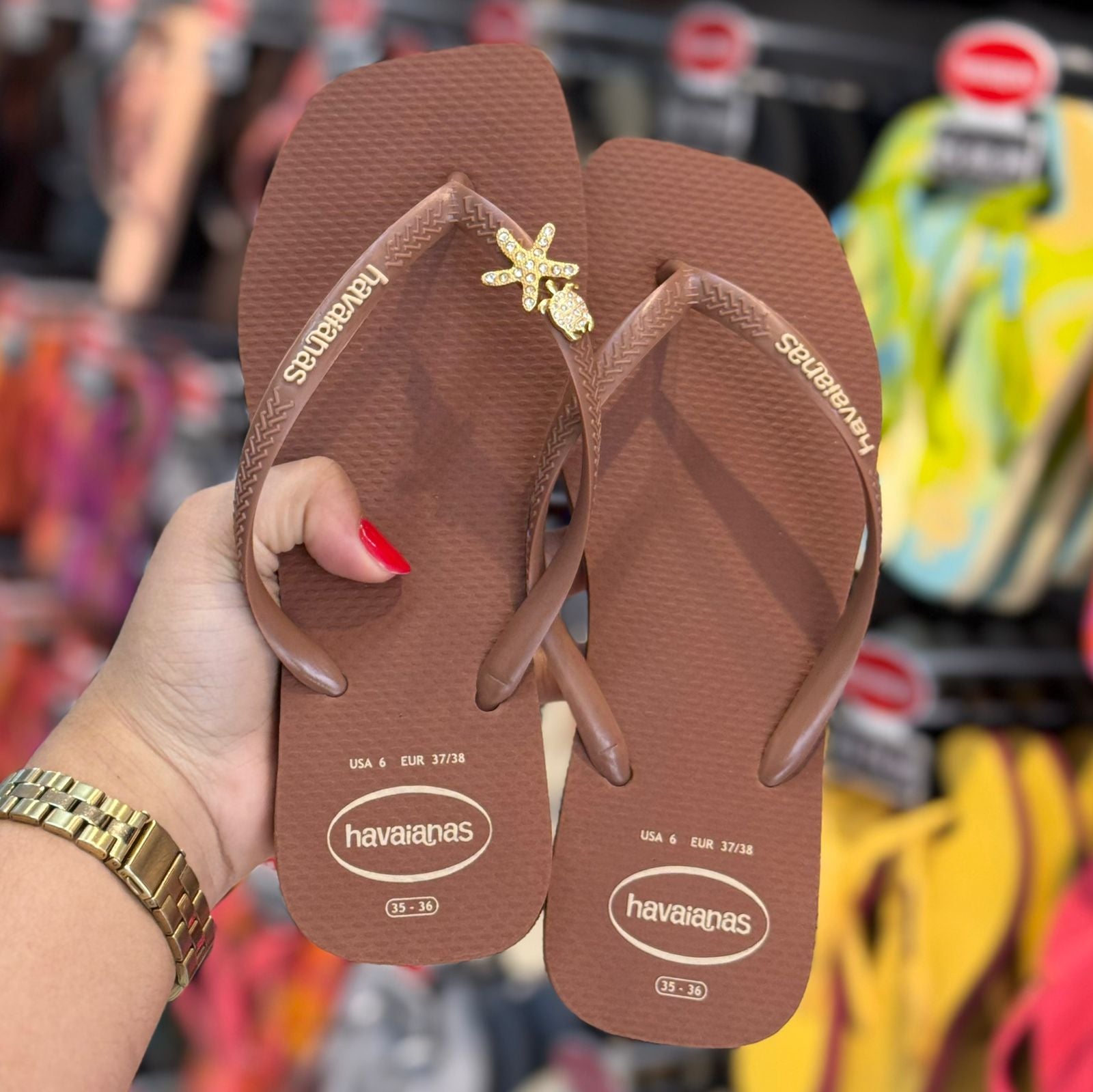 Havaianas Slim Square + Pin Tartaruga e Estrela do Mar