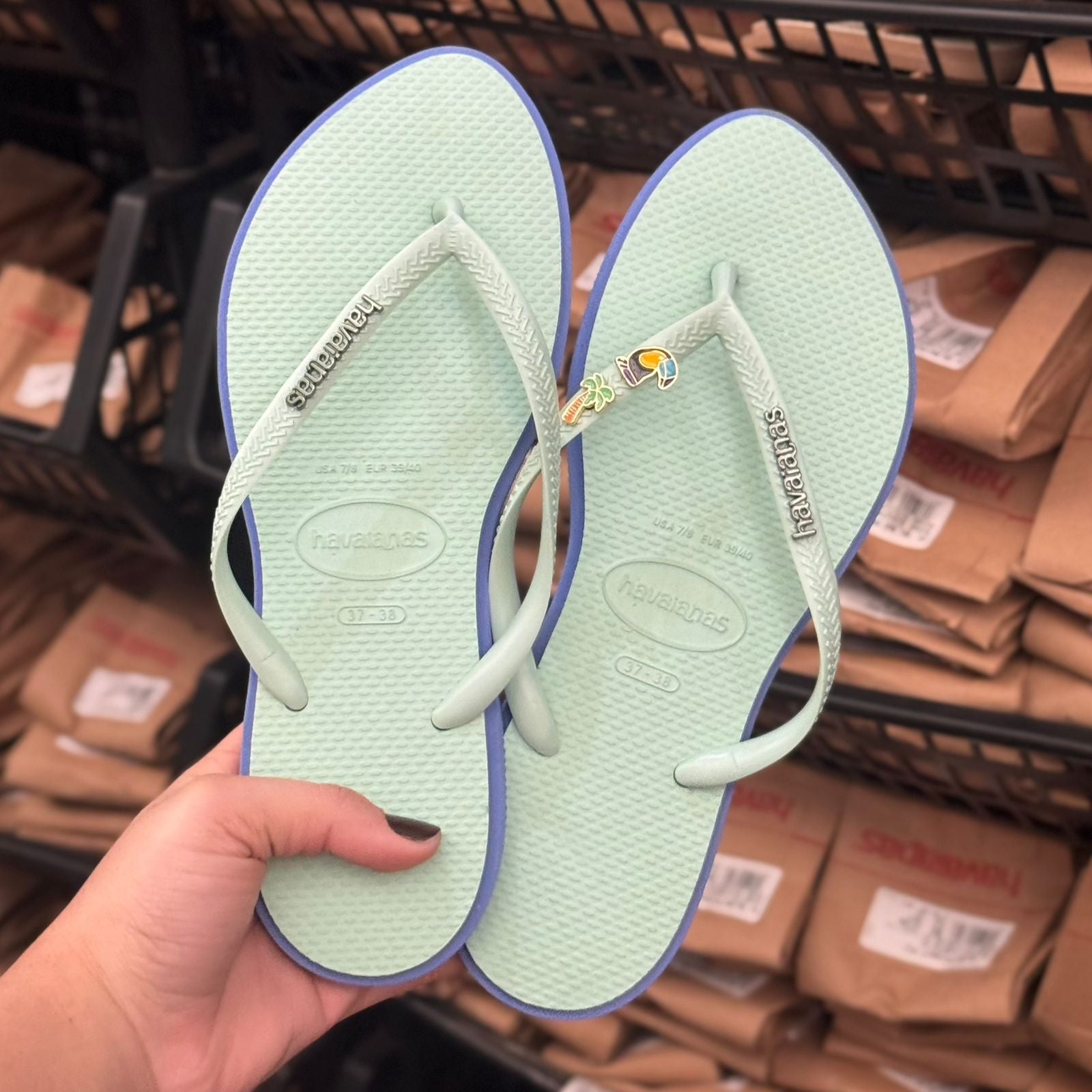 Havaianas Slim Point + Pin Tucano e Coqueiro