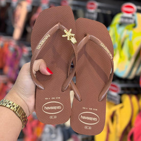 Havaianas Slim Square + Pin Tartaruga e Estrela do Mar