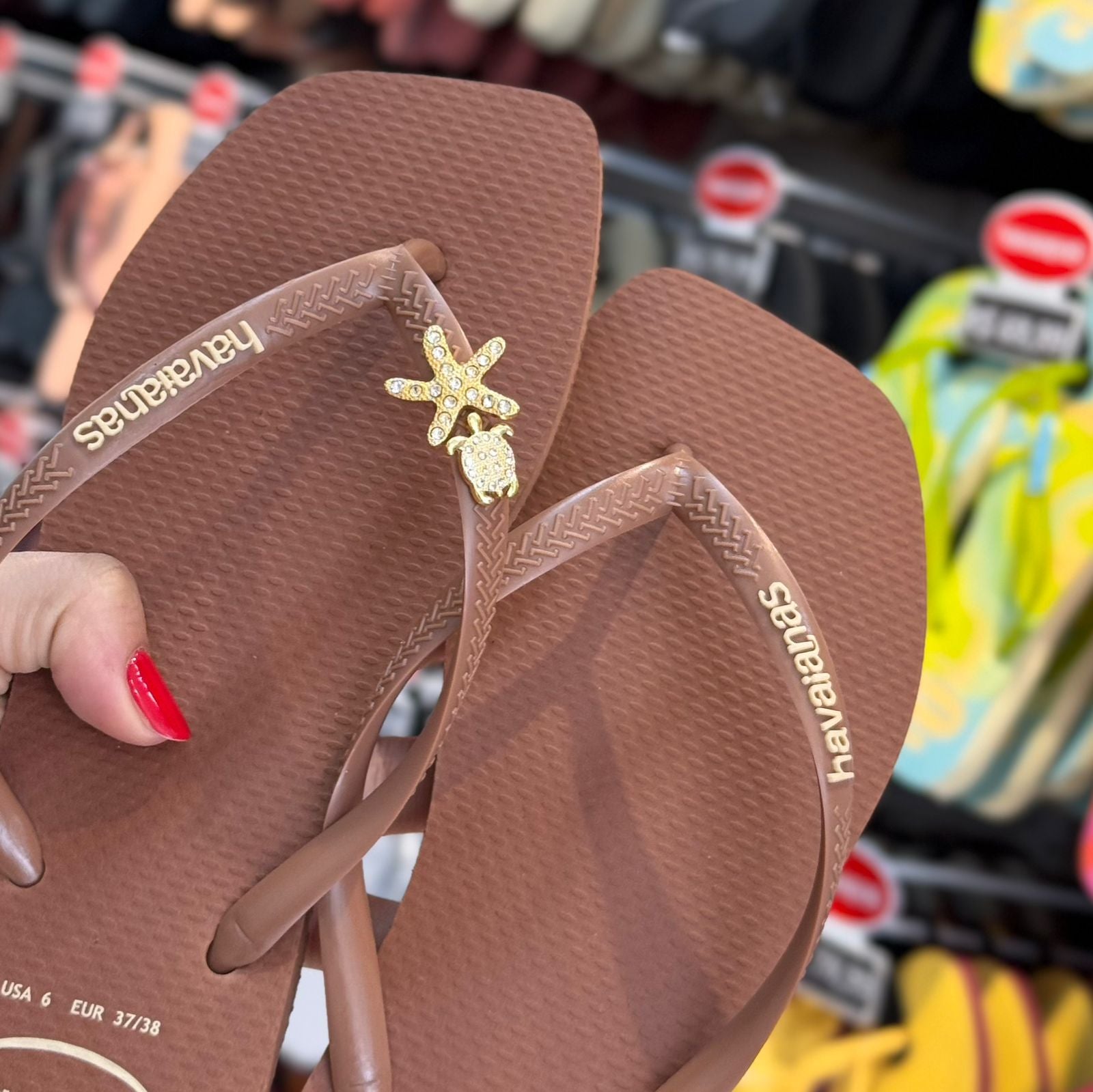 Havaianas Slim Square + Pin Tartaruga e Estrela do Mar