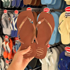Havaianas Slim Square Logo Pop Up + Pingente Golfinho, Concha e Sereia